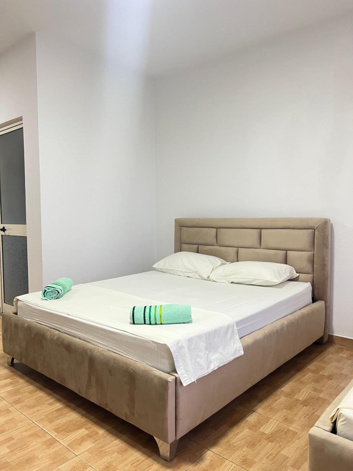 Guesthouse Cami Durres Exterior photo