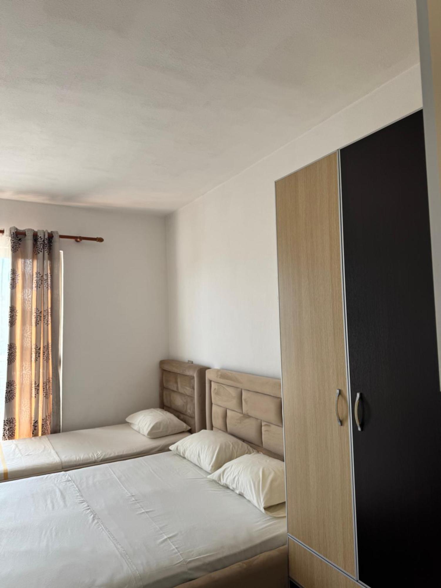 Guesthouse Cami Durres Exterior photo
